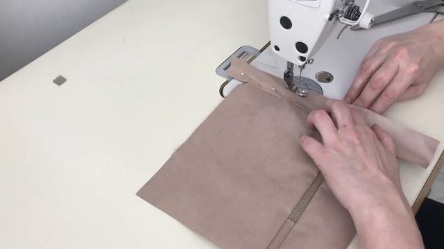 Накладной карман для пальто и курток с отделением на молнии. Шьется проще, чем Вы думаете. смотреть онлайн