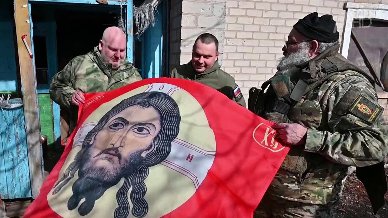 Священнослужители на линии фронта поддерживают и военных, и мирных людей