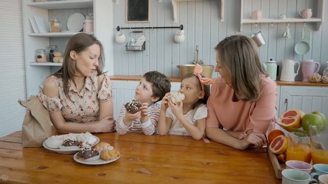 Помощница