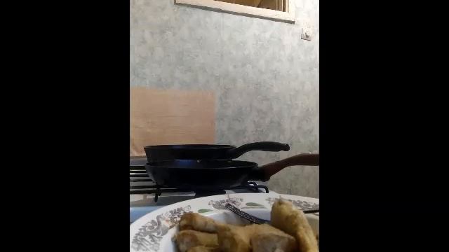 Рыбу готовим хек минтай жарим 11.07.2021. простой вкусный рецепт смотреть онлайн