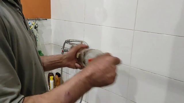 как помыть бутылки изнутри. смотреть онлайн