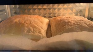 Слоеное тесто , 4-5 минут после начала выпекания при температуре 200 градусов.