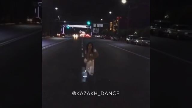 Танец со светящимися кроссовками) смотреть онлайн