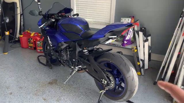 Honest Non-Sponsored Review of the 2023 Honda CBR 1000RR vs. 2023 Kawasaki ZX-10R KRT EDITION