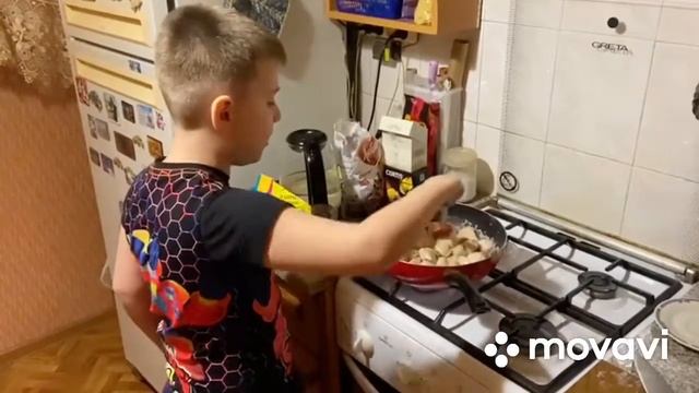 Жареные пельмени в сливочном соусе! смотреть онлайн