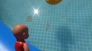 МАМ Я НАШЕЛ ТВОЙ ТЕЛЕФОН В БАССЕЙНЕ) Катя и Макс веселая семейка Даринелка куклы в реальной жизни