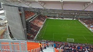 Вид с последнего ряда гостевого сектора на стадионе "Екатеринбург-Арена"