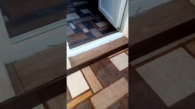 Имитация деревянного бруса кафелем. Порог на балкон. смотреть онлайн