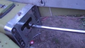 Заміна масла в трансмісії мотоблока відео / Замена масла в КПП тяжелого китайского мотоблока видео