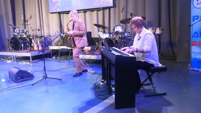 Арсений Новиков. А. Пьяцолла. Танго Escualo смотреть онлайн