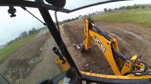 ЭКСКАВАТОР погрузчик JCB. Вид из кабины