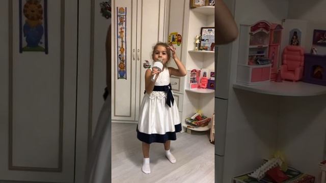 Поцелую бабушку в розовые щёчки смотреть онлайн