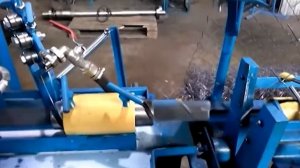 Станок для плетения сетки рабицы в работе