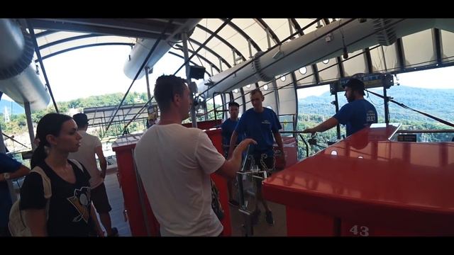 Прыжок с тарзанки. SkyPark Sochi. На мото по Сочи. Адлерские таксисты. Гора Ахун. Эпизод пятый. смотреть онлайн