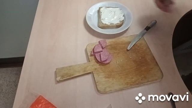 Горячий бутерброд в микроволновке