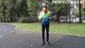 Как набивать на коленях. Обучение чеканке на бедре | Knee juggling tutorial