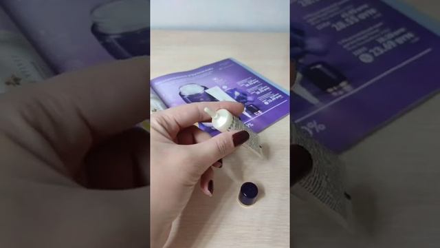 Подтягивающий крем для век помогает от темных кругов и мимических морщин смотреть онлайн