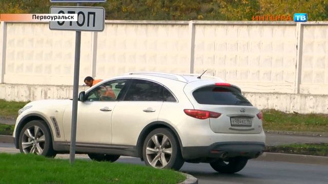 Автолюбитель испортил газон Нарез 20 09 17 смотреть онлайн