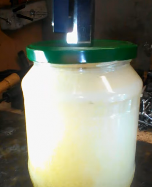 Масло и вакуум.