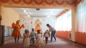 Утренник первая младшая группа"Золотая Осень!"