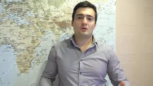 Какая программа рисует паттерны и по какой стратегии торгует Аркадий Романович?