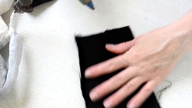 Делаем поделку на новый год, кролика в папахе и бурке.Наш Кролик любит мандаринки. смотреть онлайн