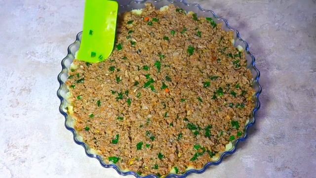 Простой в приготовлении сытный вкусный семейный обед или ужин Картофельная запеканка с мясным фарше