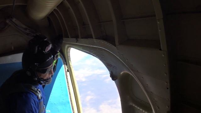 Прыжки с парашютом в Волгограде. Тандем прыжок 23.07.16. смотреть онлайн