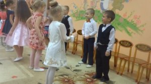 Весёлый танец мальчика с девочкой !!! СМОТРЕТЬ ДО КОНЦА !!!