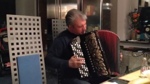 Валера Сёмин "шарит" на БАЯНЕ "Битлов". Тест баяна "Виктория"
