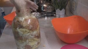 КУРИЦА С КАРТОШКОЙ В СОБСТВЕННОМ СОКУ  В БАНКЕ