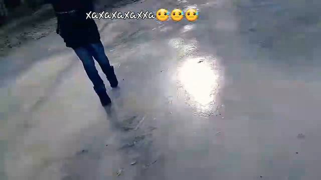 игры на льду... и после этого директор вызвал предков!! смотреть онлайн