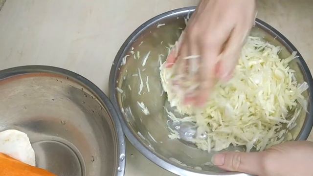 Всего 4 ингредиента и салат из капусты с сельдереем готов