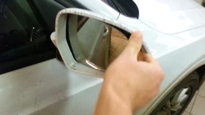 Снятие зеркального элемента AUDI Q3. The removal of the mirror element Audi Q3