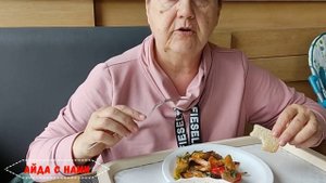Набережная Адлера. Волнистое апрельское море.Обед в кафе "Сытый гусь". ТРК Мандарин - едальни , цены