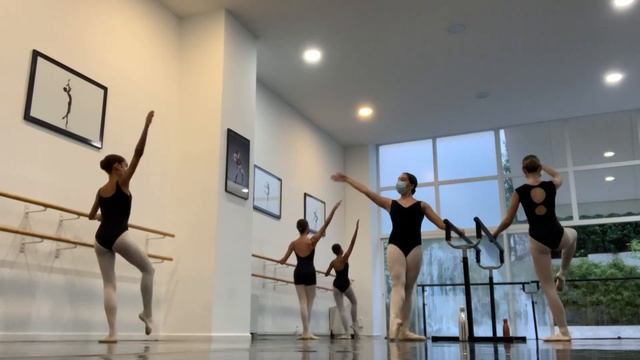 Advanced Barre with Stretching смотреть онлайн