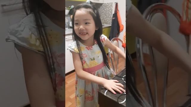 отмечаем Димину защиту бело-жёлтого пояса по тхеквондо смотреть онлайн