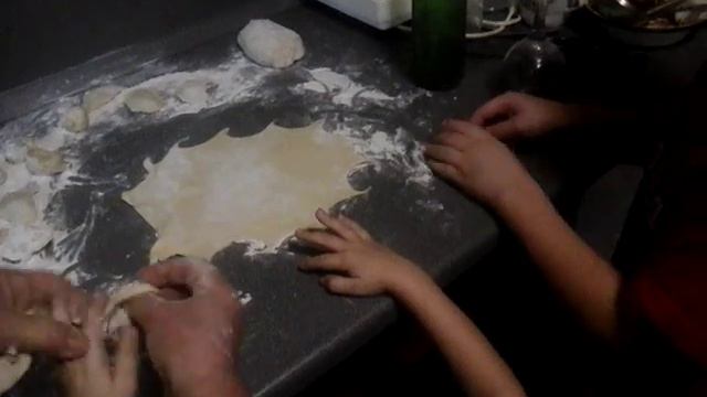 Пельмени Костя, Андрю, дед, бабушка 2018 г. смотреть онлайн