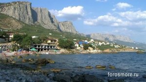Форос. Зеленый пляж и горы. forosmore.ru