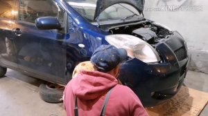 Toyota vitz замена переднего правого крыла.