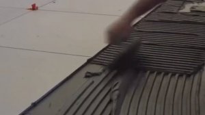 как правильно класть плитку на пол своими руками, система выравнивания плитки СВП