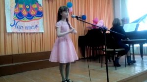 2156 Курбангалиева Карина п г т Красногвардейское Крым Месяц качели