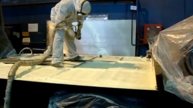 Нанесение пенополиуретана на авто смотреть онлайн