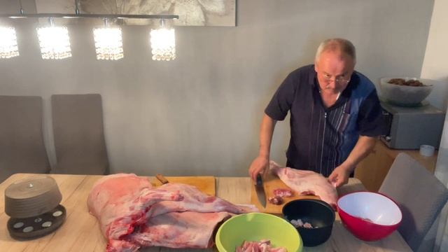 Купили барана в Германии,цена,живём в другой Германии,разделали,самый вкусный бешбармак из баранины