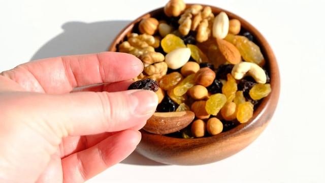 Смесь орехов и сухофруктов для здорового питания