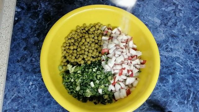 Салат с редиской