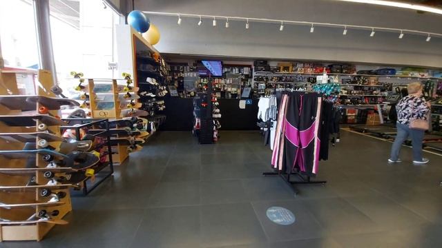 Шопинг! Всех с обновкой! Мы с Мамой купили новые кросовки смотреть онлайн