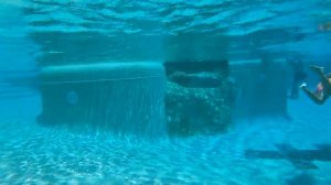 Underwater Swimming Pool Games : Kids swimming underwater - Fun