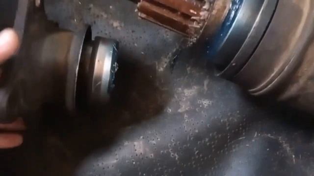 замена крестовин, подвесного и сальников шлицевых, обслуживаем кардан ЗиЛ 13305а #володинзил #карда смотреть онлайн