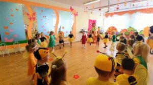 Хоровод "Вышли дети в огород" в средней группе